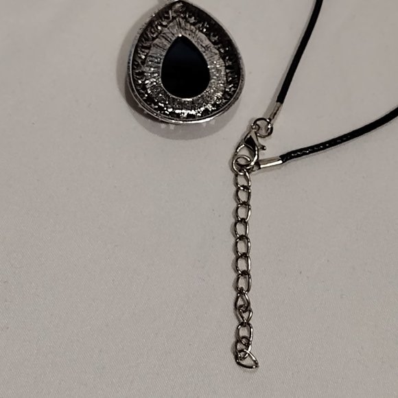 Tear Drop Abalone Shell pendant necklace - Picture 4 of 5